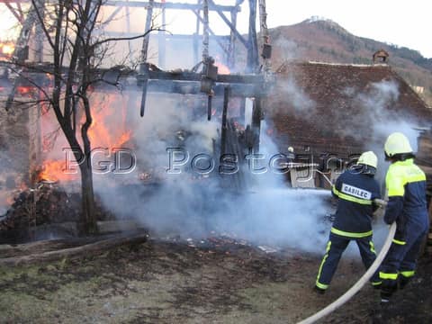 Požar kozolca 12.3.2009 Foto: PGD Postojna, Gantar S., Matičič T. – fotografija 30