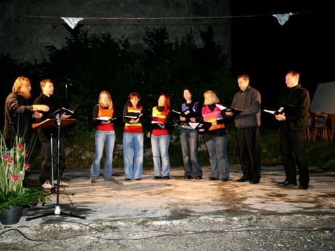 Ravbarjev večer 2006 (Kulturno umetniški Ravbarjev večer se je odvijal 10.6.2006, pred ter v Ravbarjevem stolpu. [foto: Miro Kolar]) – fotografija 19
